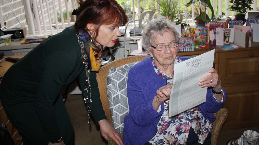 Mevrouw Cornelia Boon vierde haar 100e verjaardag